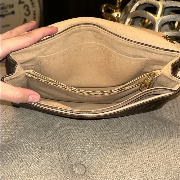 Louis Vuitton Pallas Chain Shoulder Monogram bag authentic - Picture 12 of 17